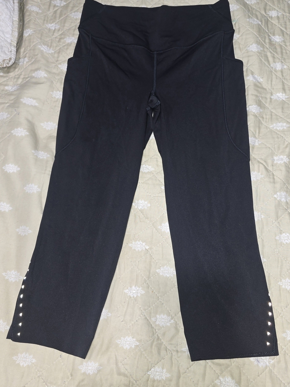 Lululemon Black High-Waist Capri Leggings with Side Pockets